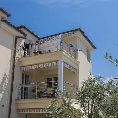 5367b Apartment